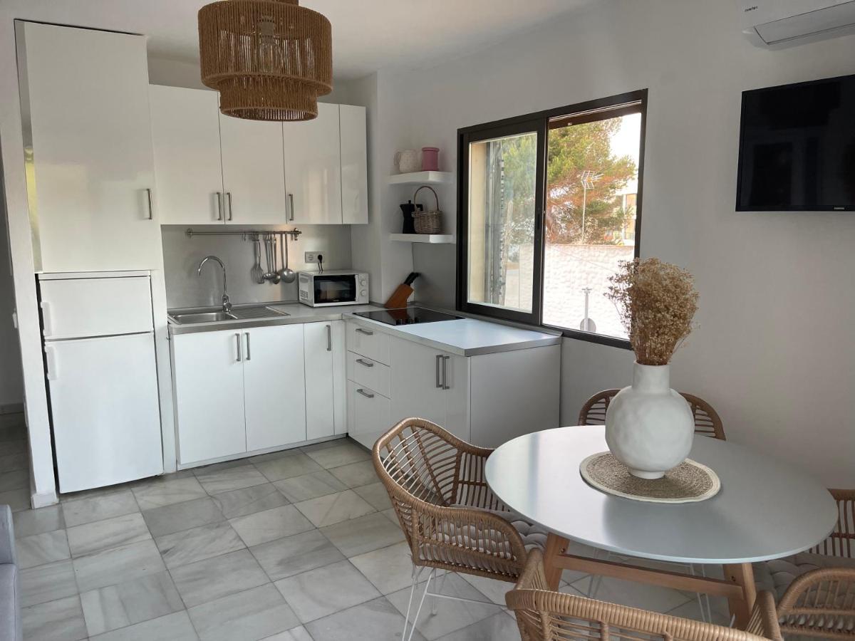 Bella Lilia Apartment เอสปุญอลส์ ภายนอก รูปภาพ